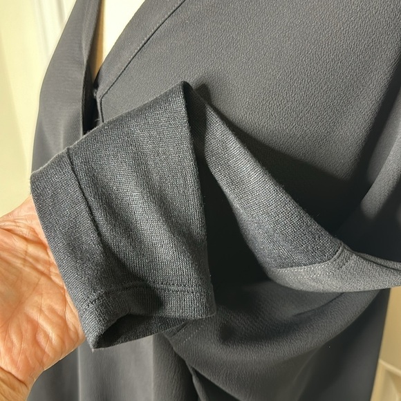 Iris Setlakwe Black Long Sleeves Split V-neckline Asymmetrical Hem Blouse Sz2 - Picture 3 of 9